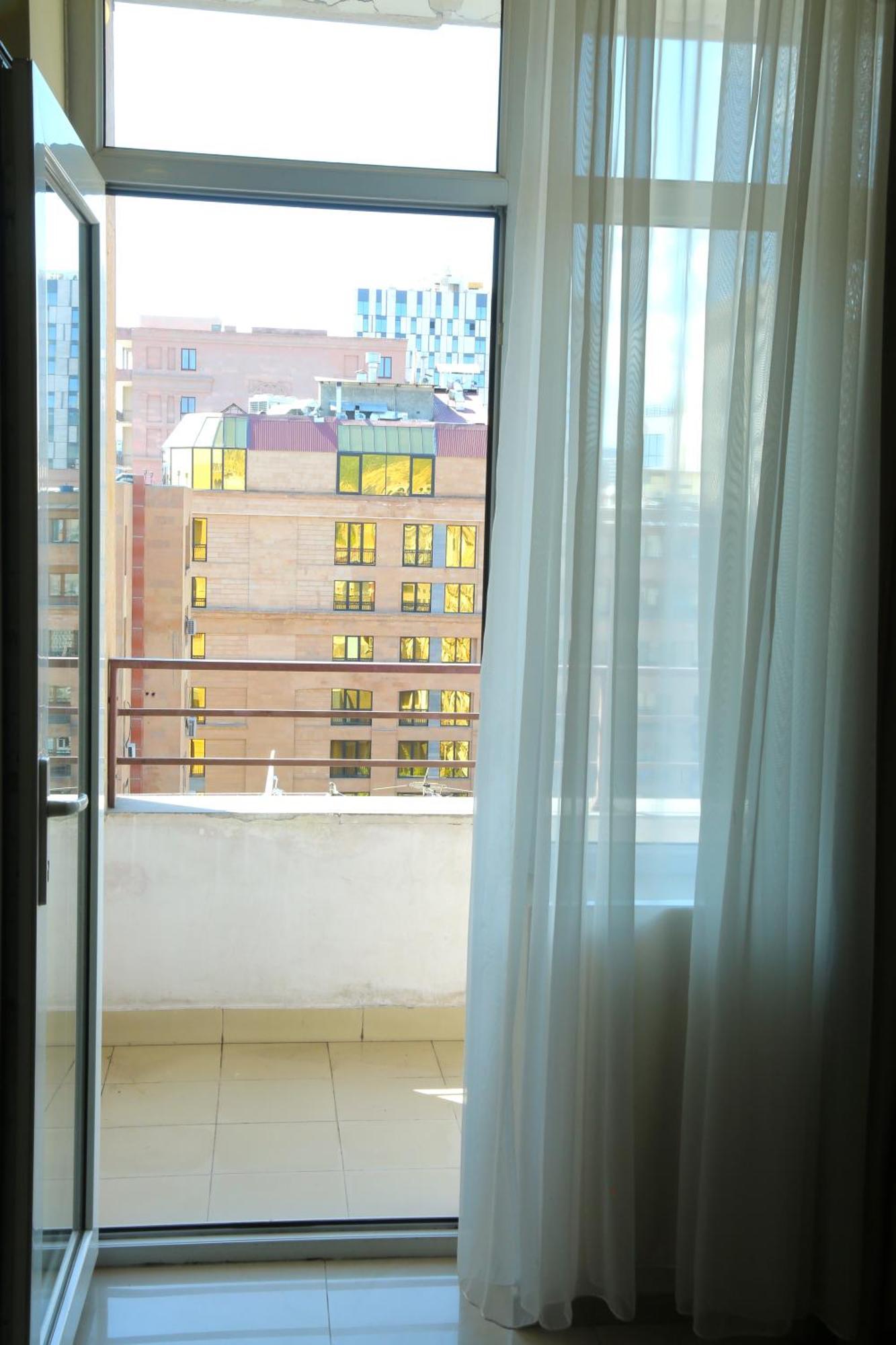 Rent Inn Yerevan On Sakharov Square Eksteriør billede