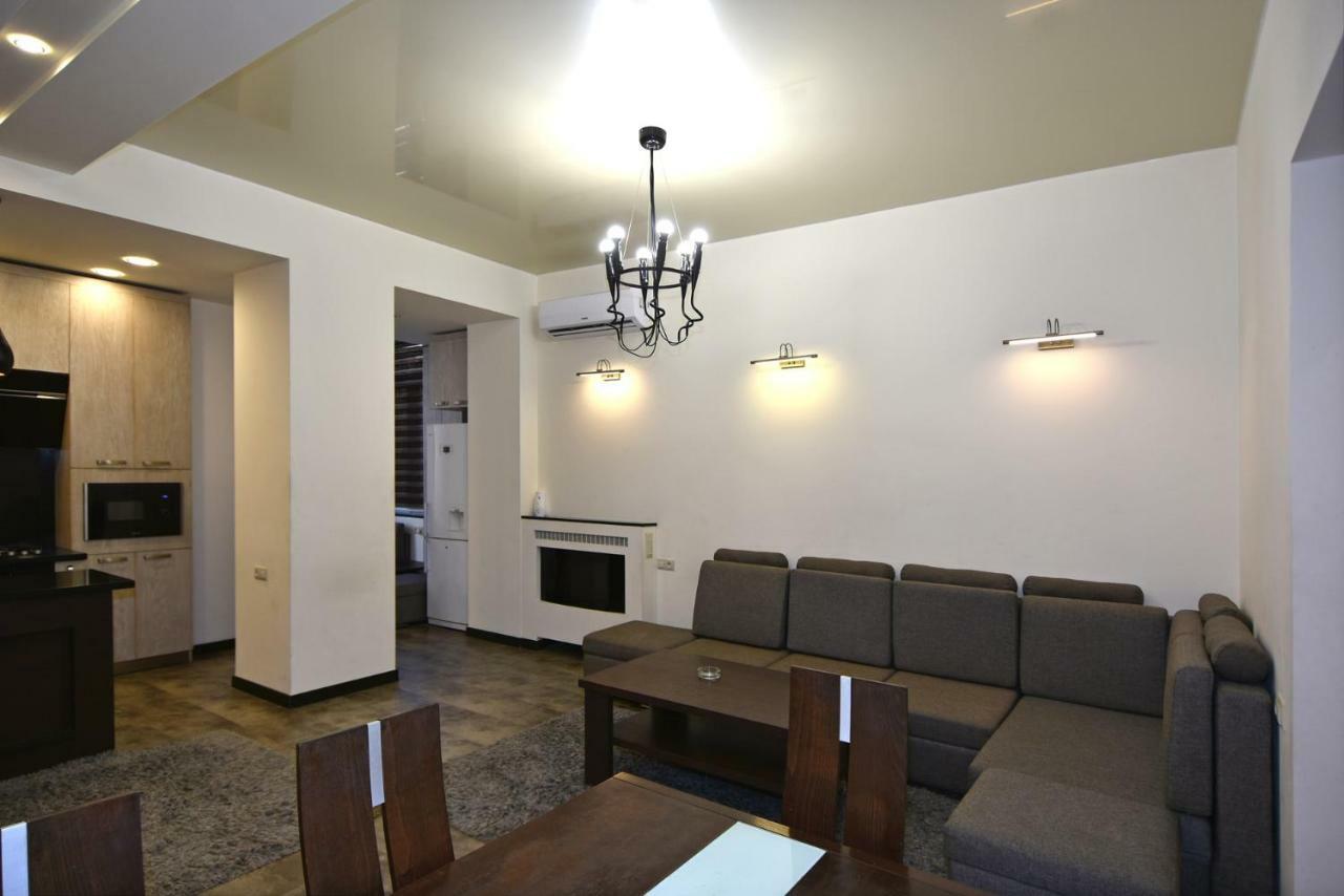 Rent Inn Yerevan On Sakharov Square Eksteriør billede